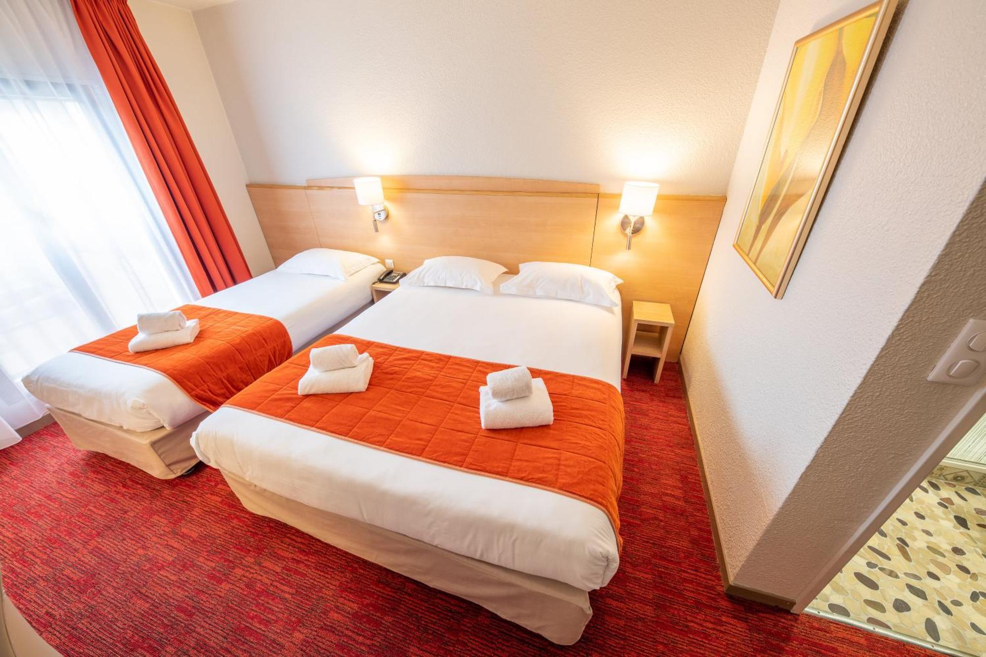 Hotel Saint Laurent Nogent-sur-Seine Oda fotoğraf